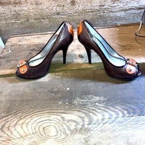 Gianni Bini leather buckle stiletto heels size 7.5